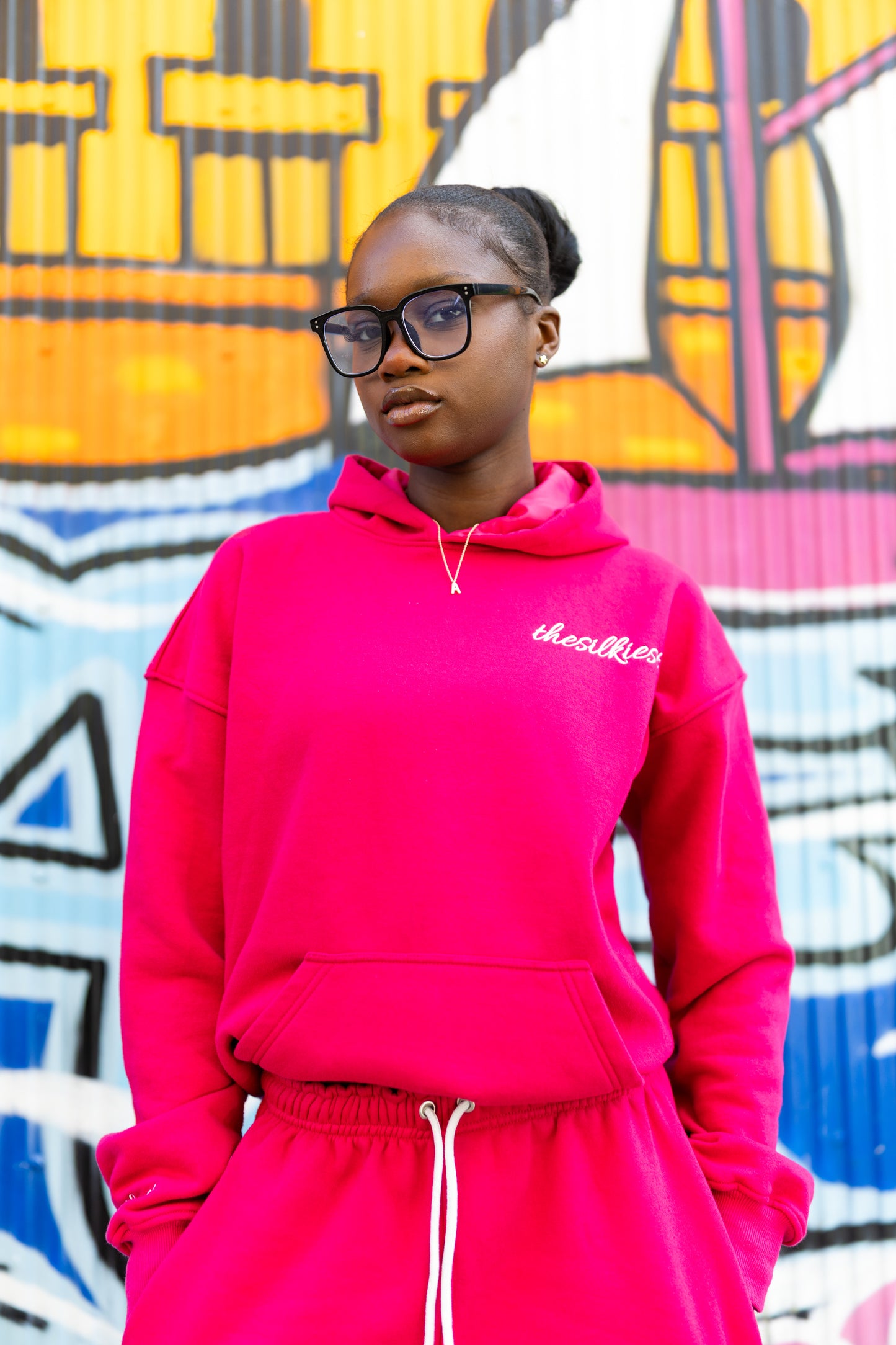 Le sweat à capuche le plus soyeux rose