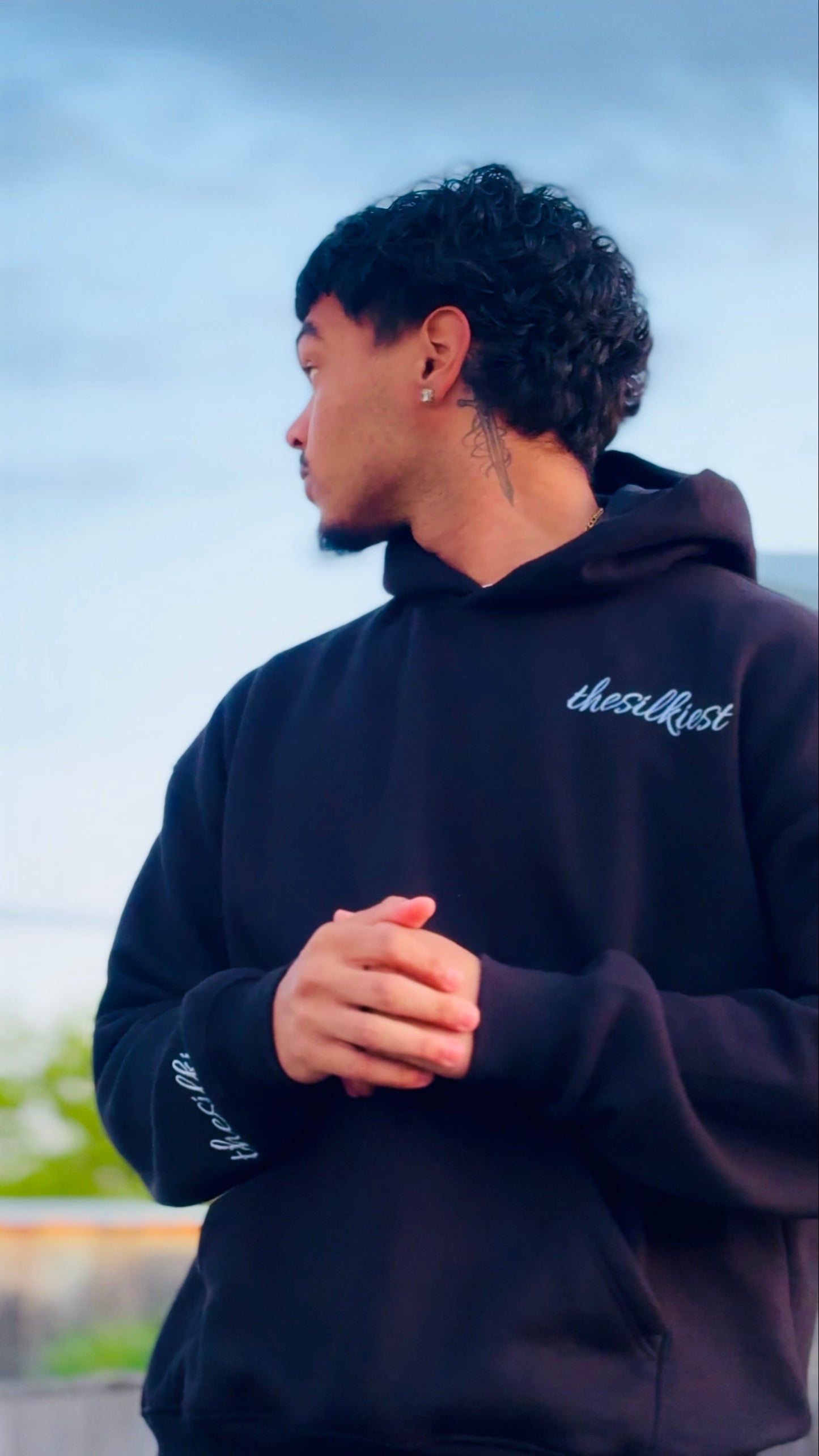 Le pull à capuche le plus soyeux