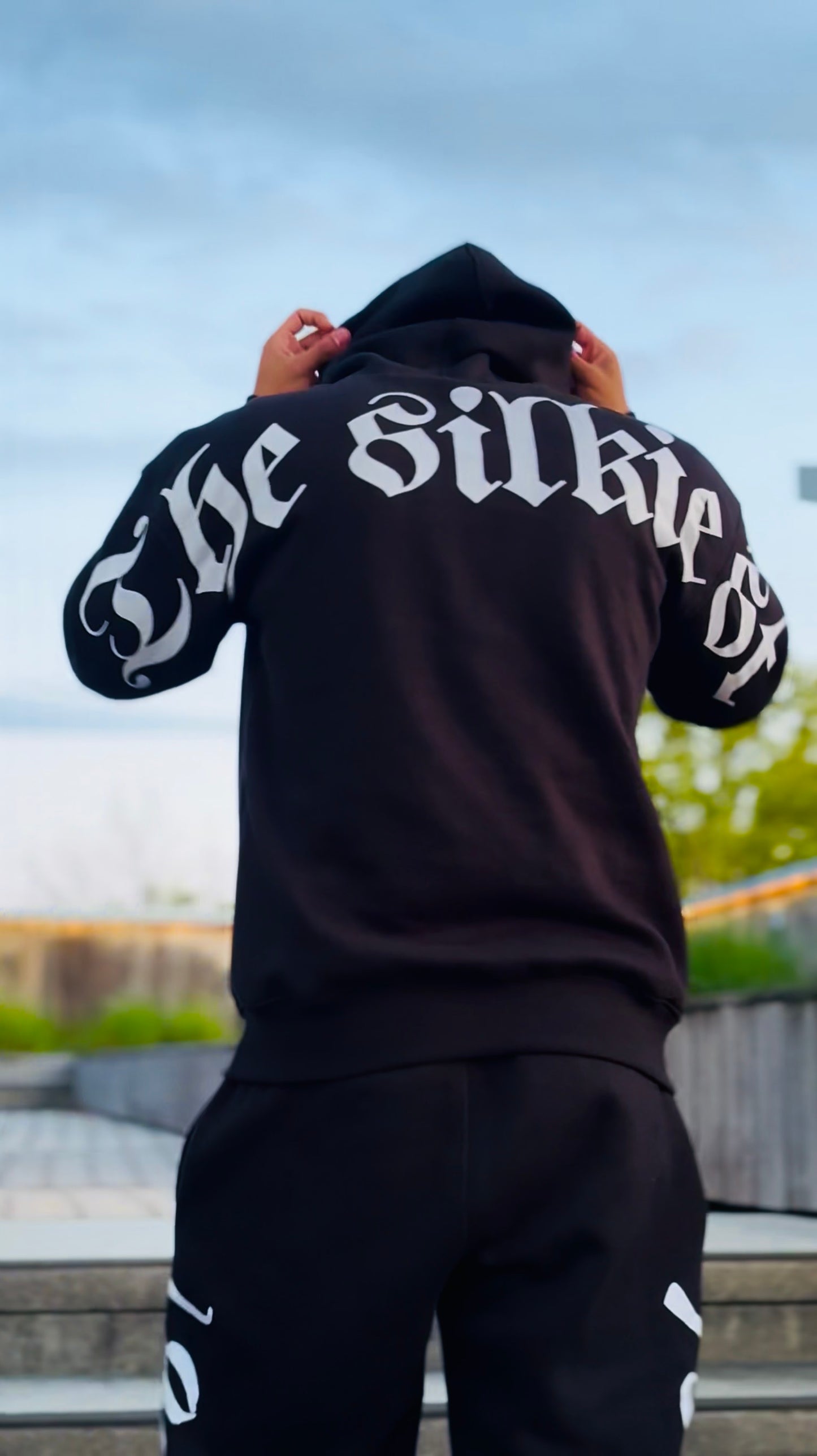 Le pull à capuche le plus soyeux