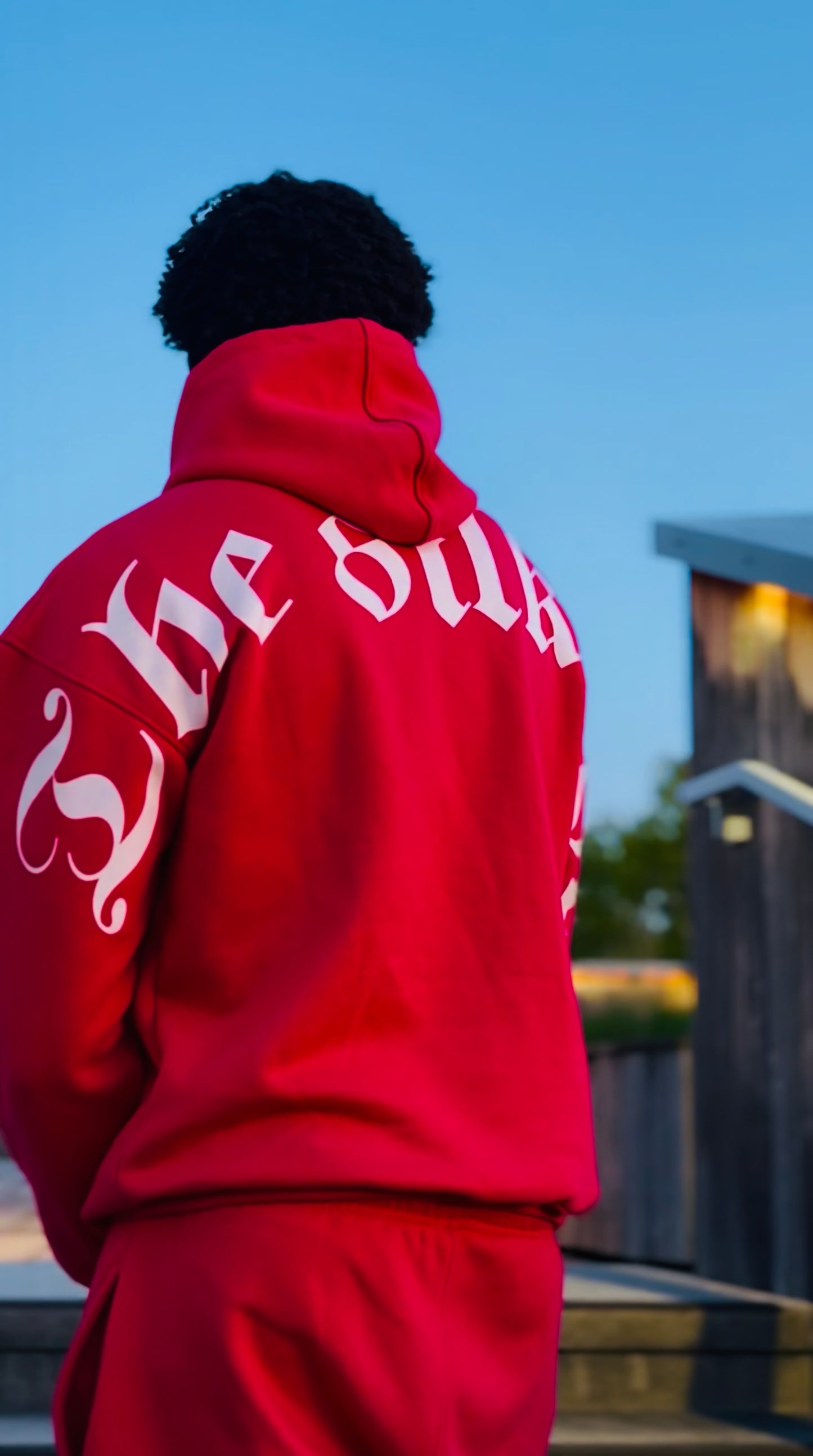 Le sweat à capuche le plus soyeux rose