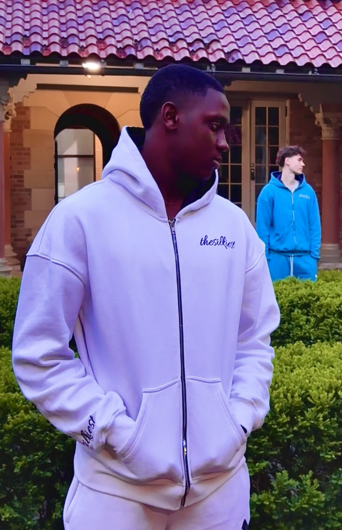 Le zip-up blanc le plus soyeux