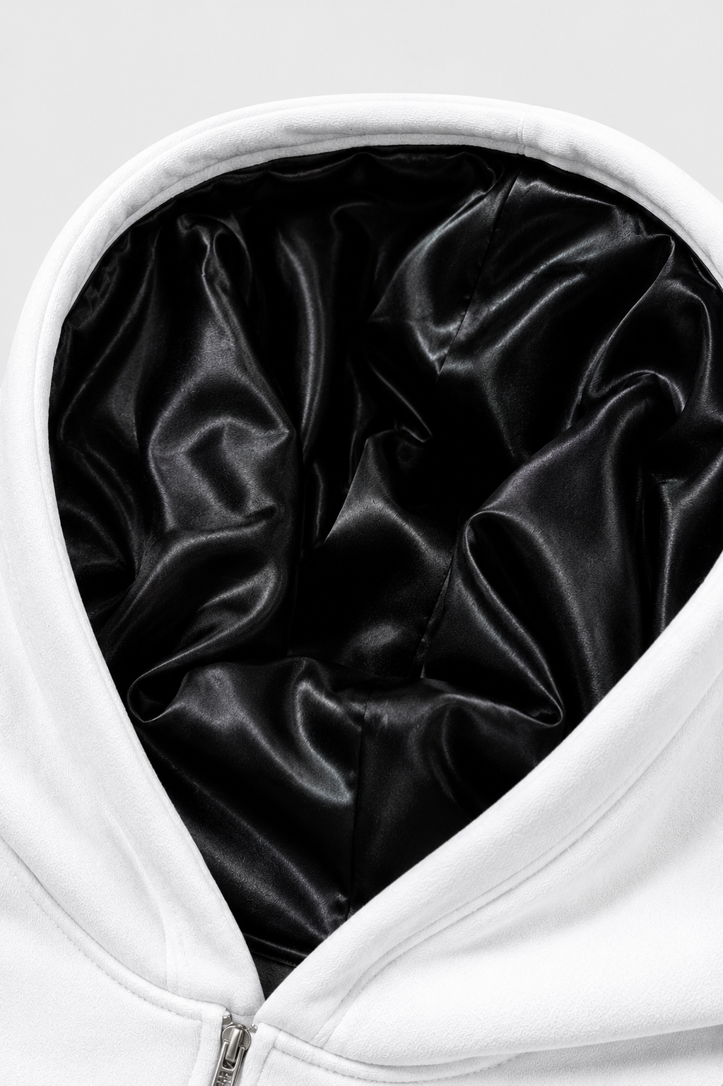 Le zip-up blanc le plus soyeux